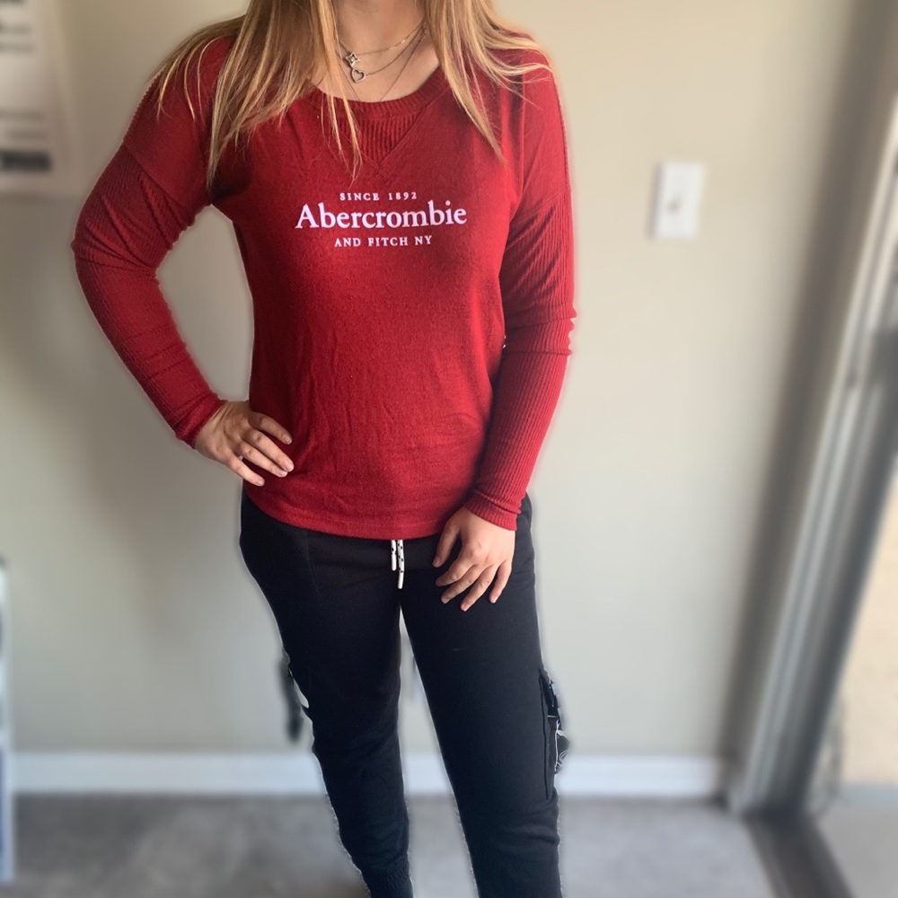 Abercrombie & Fitch Long-Sleeve Slouch Red Tee